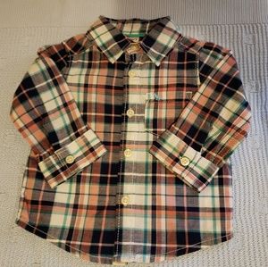 Long sleeved buttoned shirt